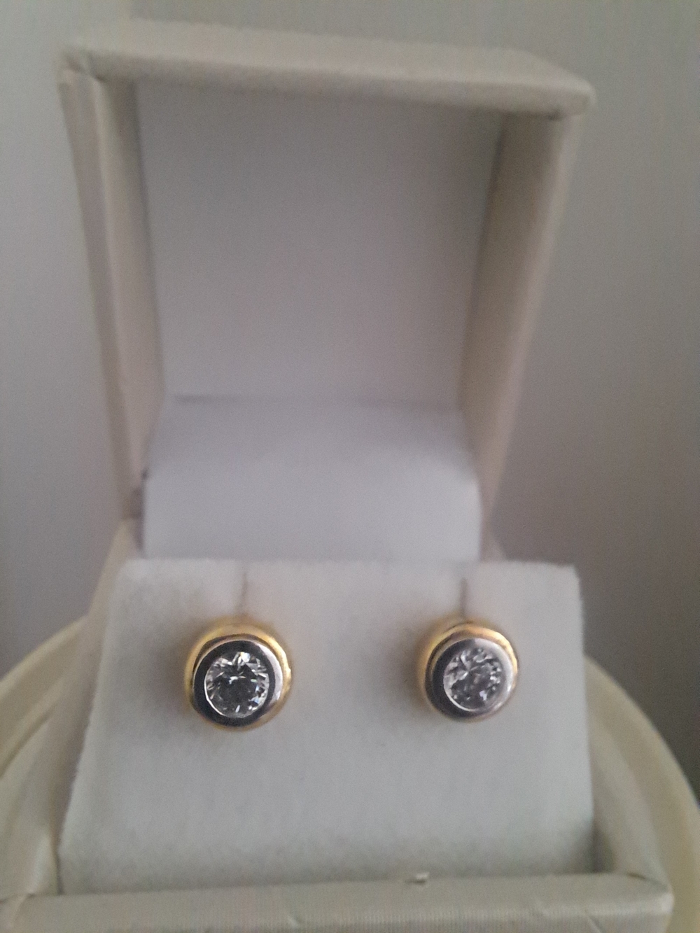 Gold Tone Round Swarovski Sparkling  Stones Stud Earrings